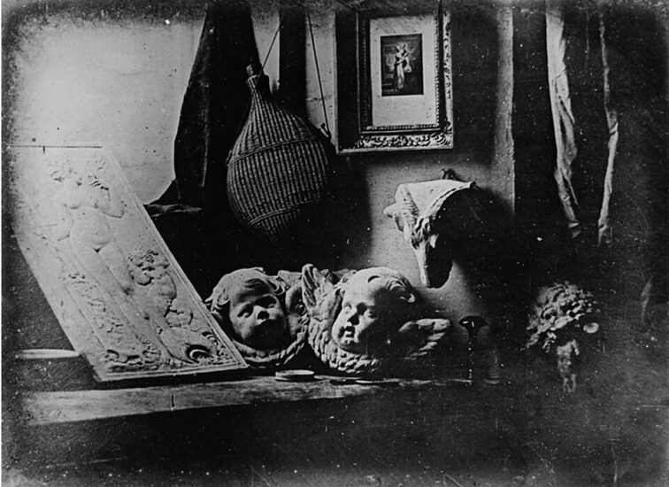Français : L’Atelier de l'artiste : un daguerréotype de 1837, réalisé par l’inventeur de ce procédé photographique, Louis Jacques Mandé Daguerre (1787-1851).