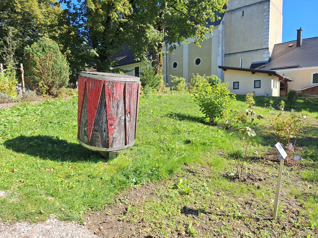 Trommel - Woodstock (Anne Knoll, dub, 1999) - Sochařský park Irdning - 18. 9. 2025 - Foto: Jiří Provazník