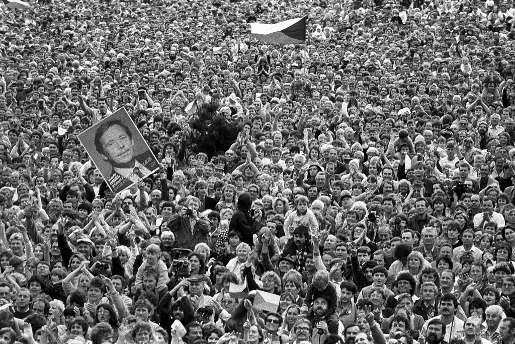 Karel Cudlín: jižní Čechy, 1990. Jeden ze snímků na výstavě Hrad H.